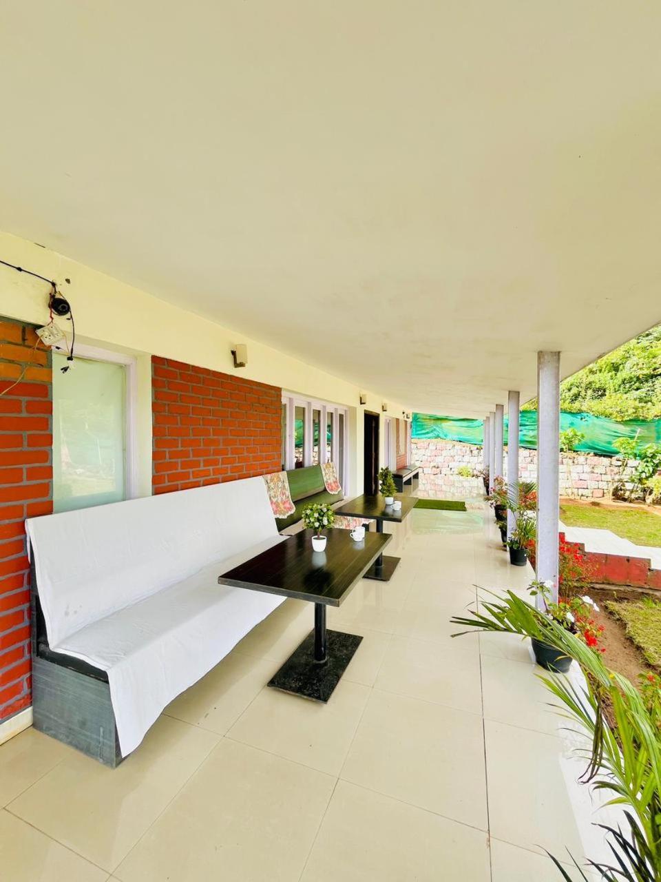 Nilgiris Inn Kotagiri Eksteriør billede